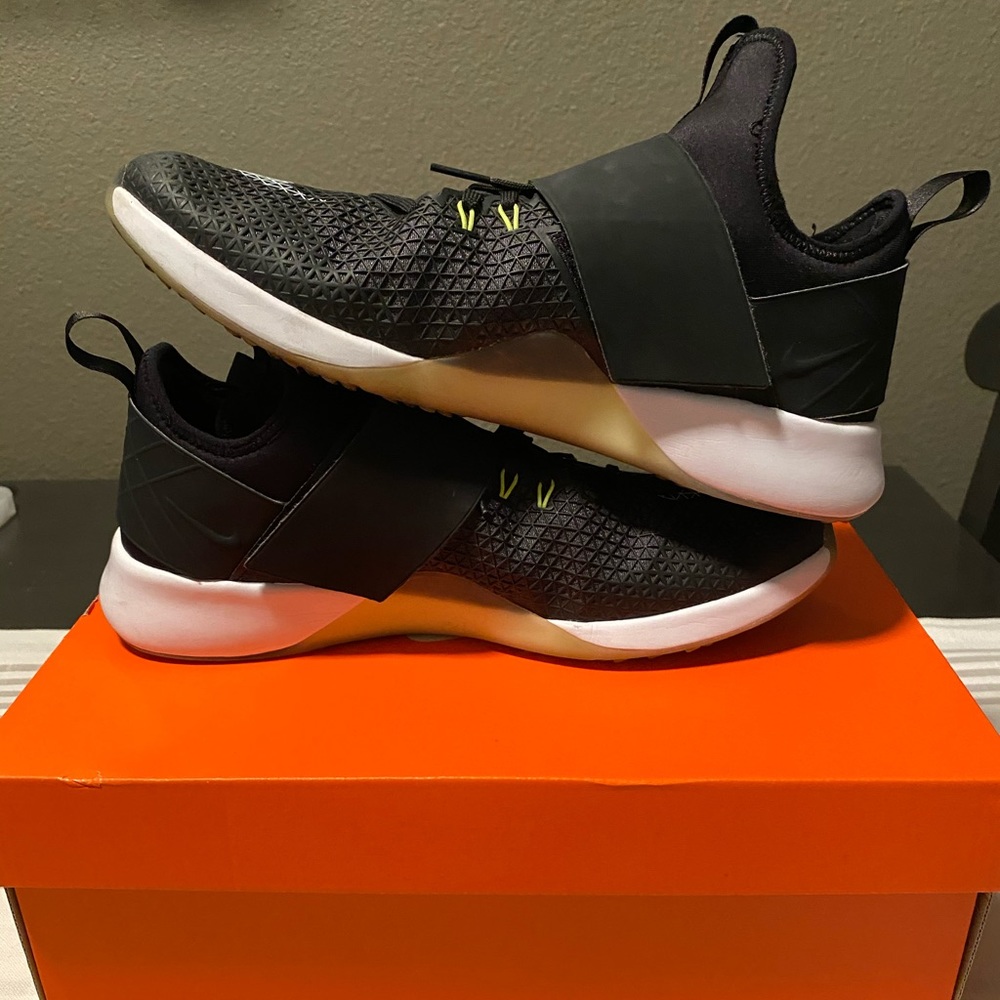 Nike Air Zoom Strong - Picture 6 of 8